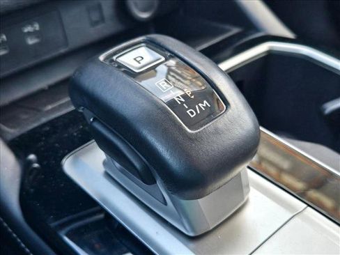 Used 2025 Mitsubishi Outlander SE image 17