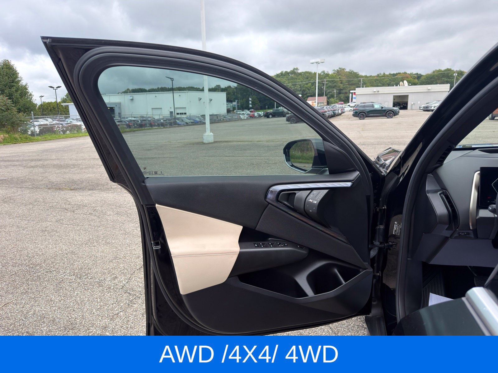 Used 2025 BMW X3 xDrive30i w/ Premium Package AWD/4WD image 13