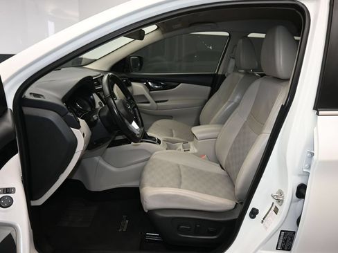 Used 2022 Nissan Rogue Sport SV w/ Technology Package AWD/4WD image 11