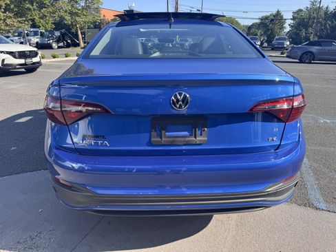 Used 2022 Volkswagen Jetta SE FWD image 8