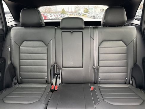 Used 2025 Volkswagen Atlas Cross Sport SEL image 32