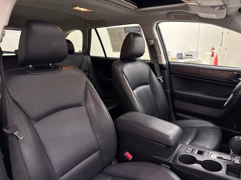 Used 2015 Subaru Outback 3.6R Limited image 25