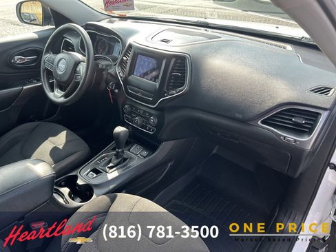 Used 2019 Jeep Cherokee Latitude w/ Popular Appearance Group image 46