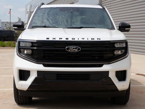 New 2026 Ford Expedition Platinum w/ Stealth Appearance Package AWD/4WD image 4