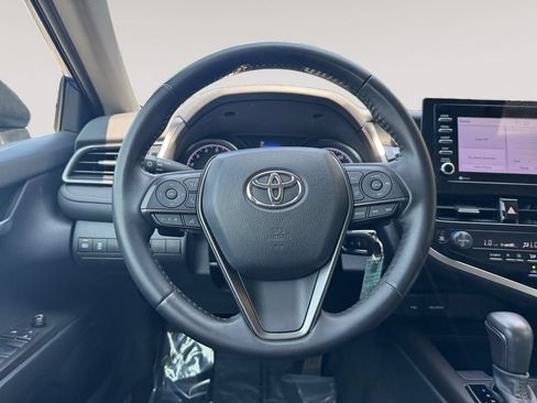 Used 2023 Toyota Camry SE FWD image 12