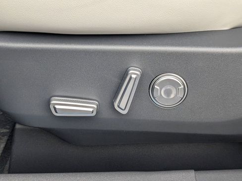 New 2026 Lincoln Nautilus Premier w/ Equipment Group 102A AWD/4WD image 20