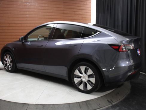 Used 2023 Tesla Model Y Long Range image 34