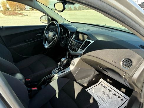 Used 2014 Chevrolet Cruze LT image 18