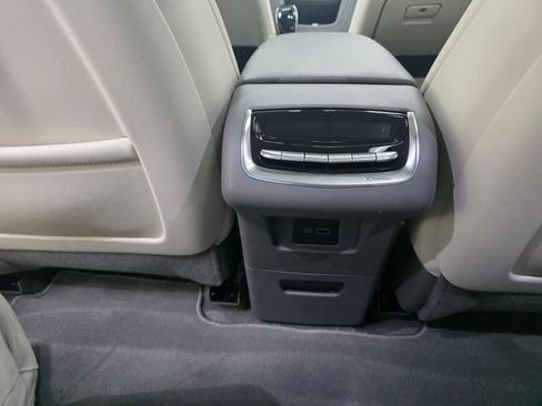 Used 2024 Cadillac XT6 Premium Luxury AWD/4WD image 11