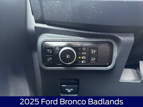 Used 2025 Ford Bronco Badlands AWD/4WD image 25