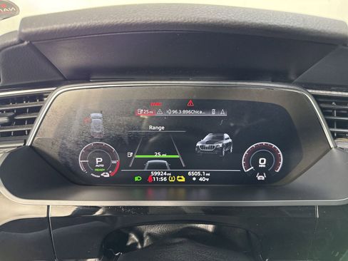Used 2021 Audi e-tron Premium w/ Convenience Plus Package image 17