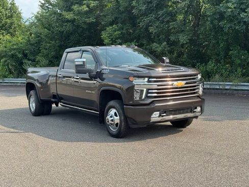 Used 2021 Chevrolet Silverado 3500 High Country w/ Snow Plow Prep/Camper Package AWD/4WD image 6