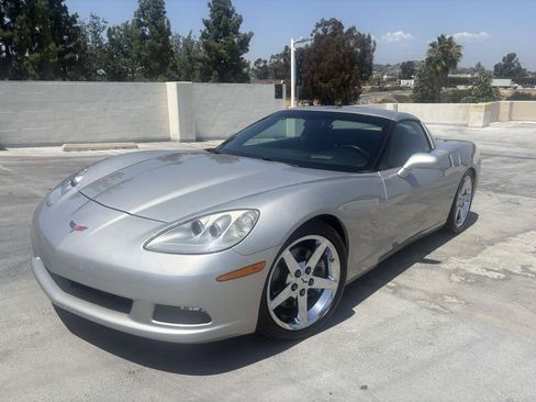 Used 2008 Chevrolet Corvette Coupe w/ Preferred Equipment Group RWD image 3
