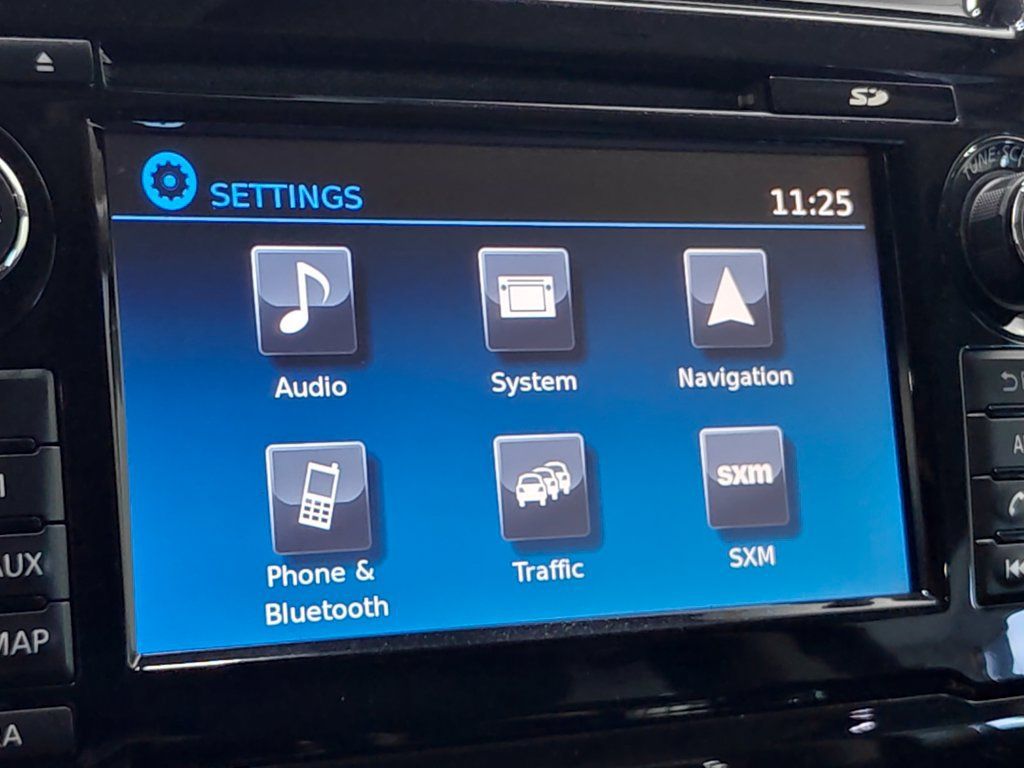 Used 2018 Nissan Titan Platinum Reserve AWD/4WD image 39