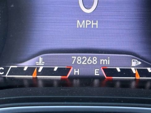 Used 2020 Jeep Cherokee Limited w/ Technology Group AWD/4WD image 14