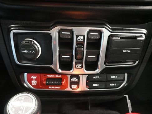 Used 2022 Jeep Wrangler Unlimited Rubicon w/ Steel Bumper Group image 21