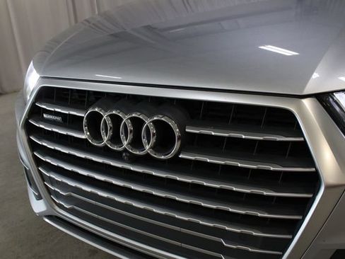 Used 2018 Audi Q7 3.0T Prestige w/ Prestige Package AWD/4WD image 35