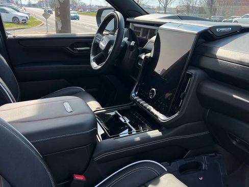 Used 2025 GMC Yukon AT4 Ultimate w/ LPO, Floor Liner Package image 11