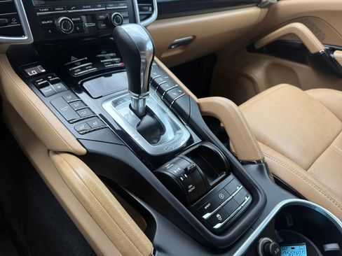 Used 2016 Porsche Cayenne AWD/4WD image 37