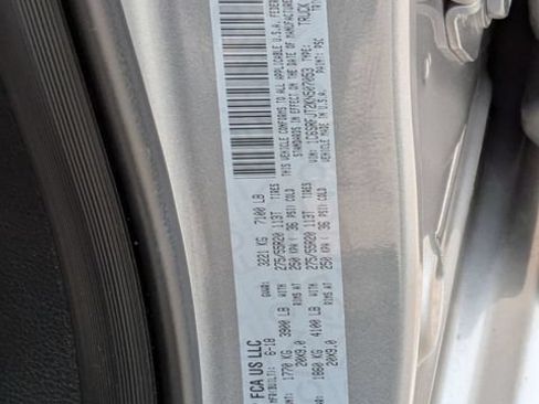 Used 2019 RAM 1500 Laramie AWD/4WD image 26