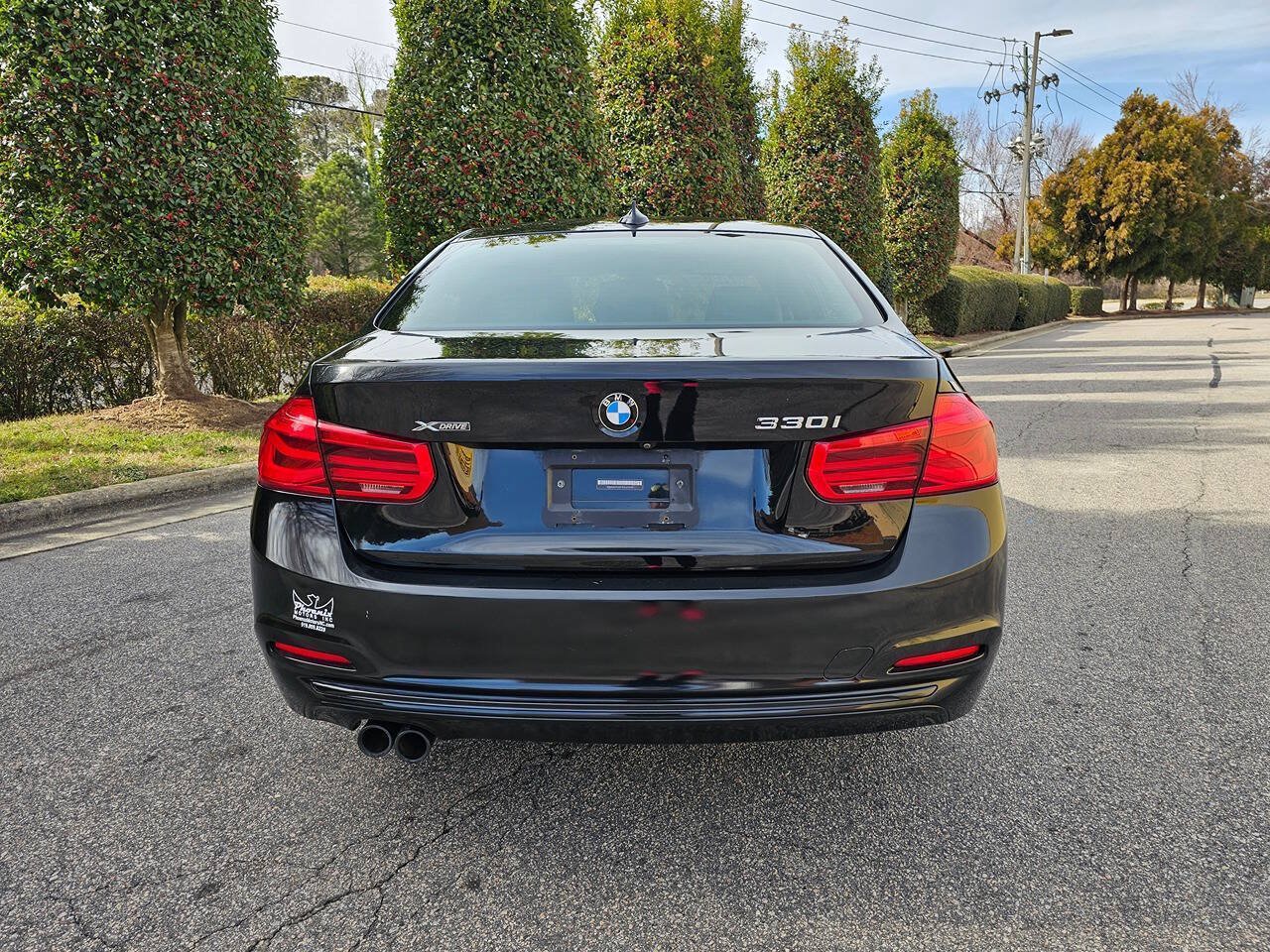 Used 2018 BMW 330i xDrive Sedan AWD/4WD image 4