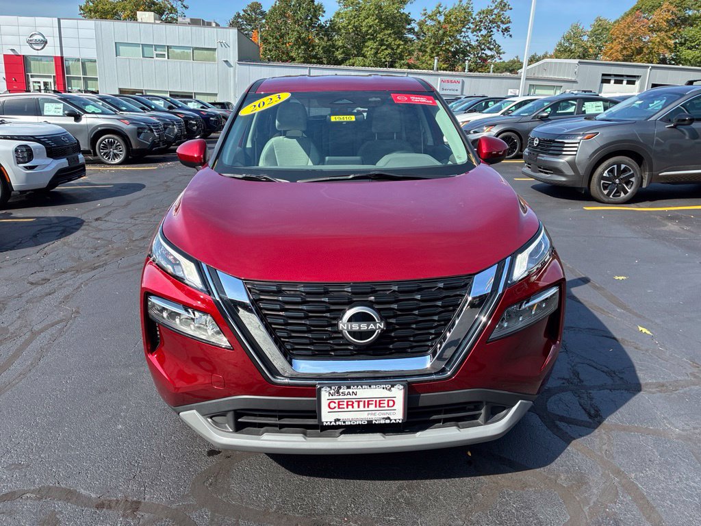 Used 2023 Nissan Rogue SV AWD/4WD image 2