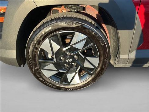 Used 2025 Hyundai Kona SEL image 9