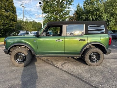 Used 2023 Ford Bronco Black Diamond AWD/4WD image 2