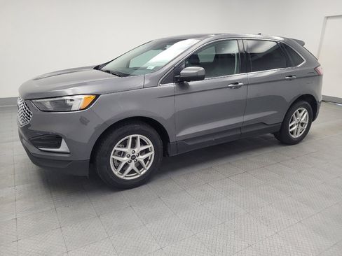 Used 2023 Ford Edge SEL image 2
