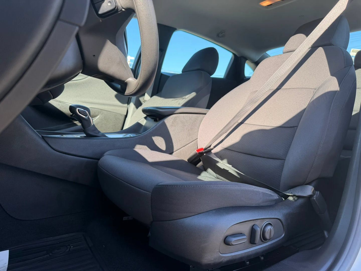 Used 2022 Chevrolet Malibu LT FWD image 10