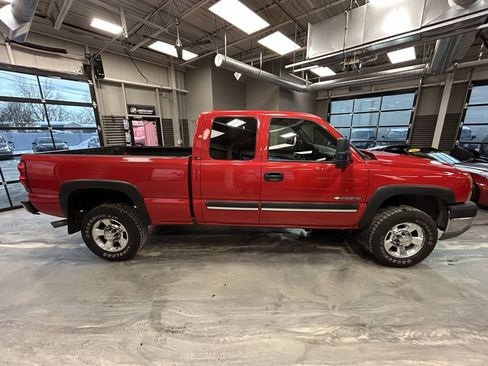 Used 2005 Chevrolet Silverado 2500 LS image 26