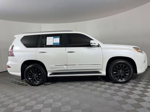 Used 2019 Lexus GX 460 Premium w/ Premium Package AWD/4WD image 11