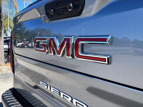 Used 2025 GMC Sierra 1500 AT4X image 31