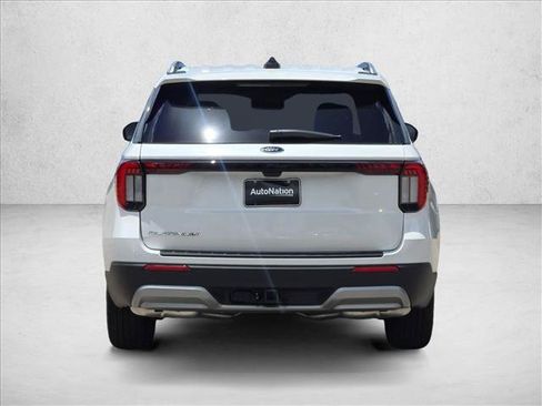 New 2026 Ford Explorer Platinum RWD image 8