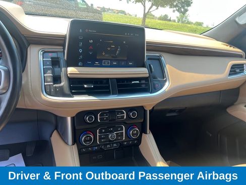 Used 2023 Chevrolet Suburban Premier w/ Advanced Technology Package AWD/4WD image 17