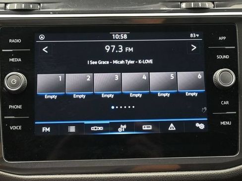 Used 2023 Volkswagen Tiguan SE w/ Panoramic Sunroof Package FWD image 20
