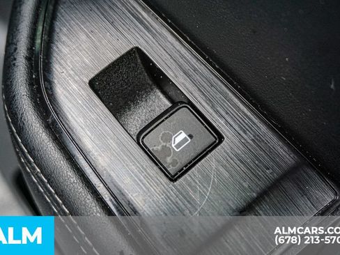 Used 2025 Nissan Rogue SV FWD image 53
