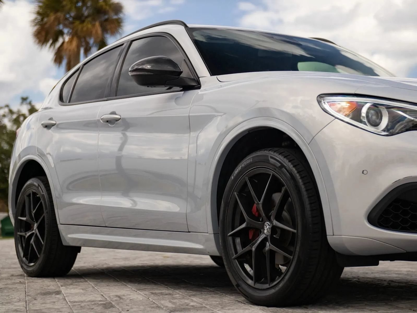 Used 2020 Alfa Romeo Stelvio Sport w/ Quick Order Package 22K Sport RWD image 2