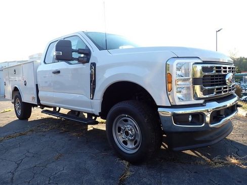 New 2025 Ford F350 XL w/ XL Chrome Package image 9