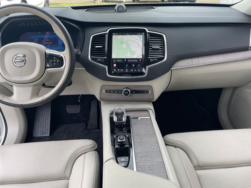 Certified 2024 Volvo XC90 T8 Ultimate w/ Lounge Package AWD/4WD image 9