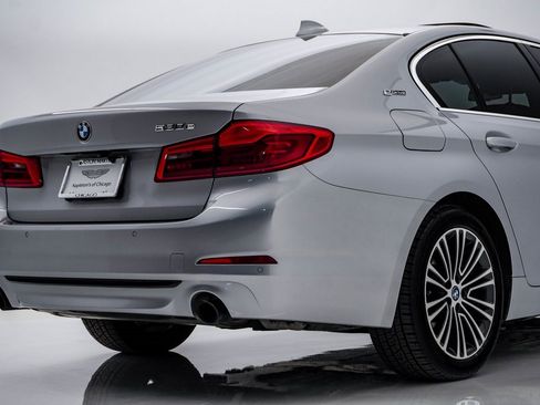 Used 2019 BMW 530e xDrive w/ Convenience Package image 12