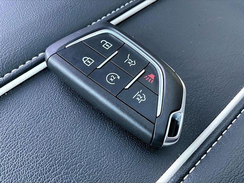 Certified 2022 Cadillac Escalade Premium Luxury w/ Performance Package image 10