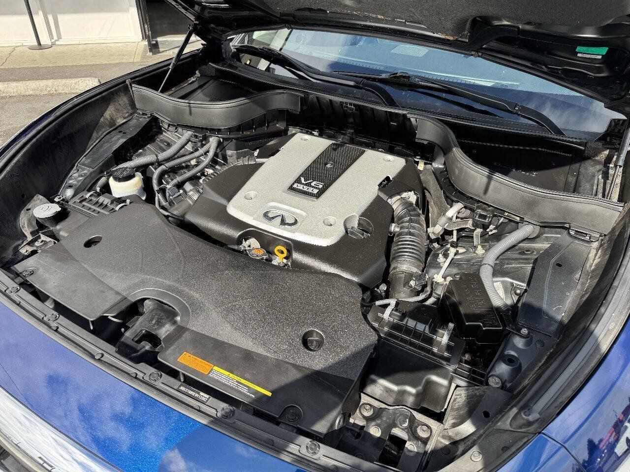 Used 2014 INFINITI QX70 AWD w/ Premium Package image 14