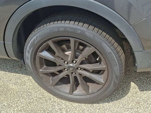Used 2019 Ford Explorer XLT w/ Equipment Group 202A AWD/4WD image 4