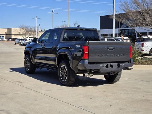 Used 2025 Toyota Tacoma TRD Sport image 3