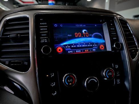 Used 2012 Jeep Grand Cherokee Laredo w/ Laredo E Group AWD/4WD image 31