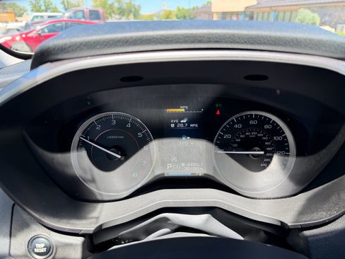 Used 2020 Subaru Crosstrek 2.0i Limited w/ Moonroof Package w/Navigation AWD/4WD image 15