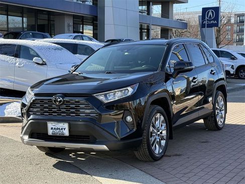 Used 2021 Toyota RAV4 Limited image 3