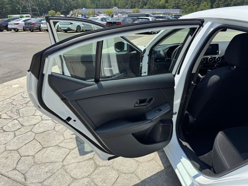 Used 2024 Nissan Sentra SV FWD image 7