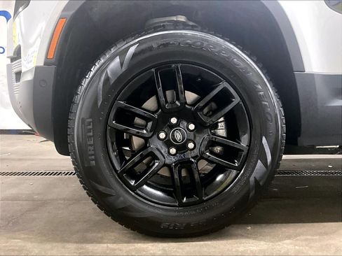 Used 2025 Land Rover Defender 110 S image 7